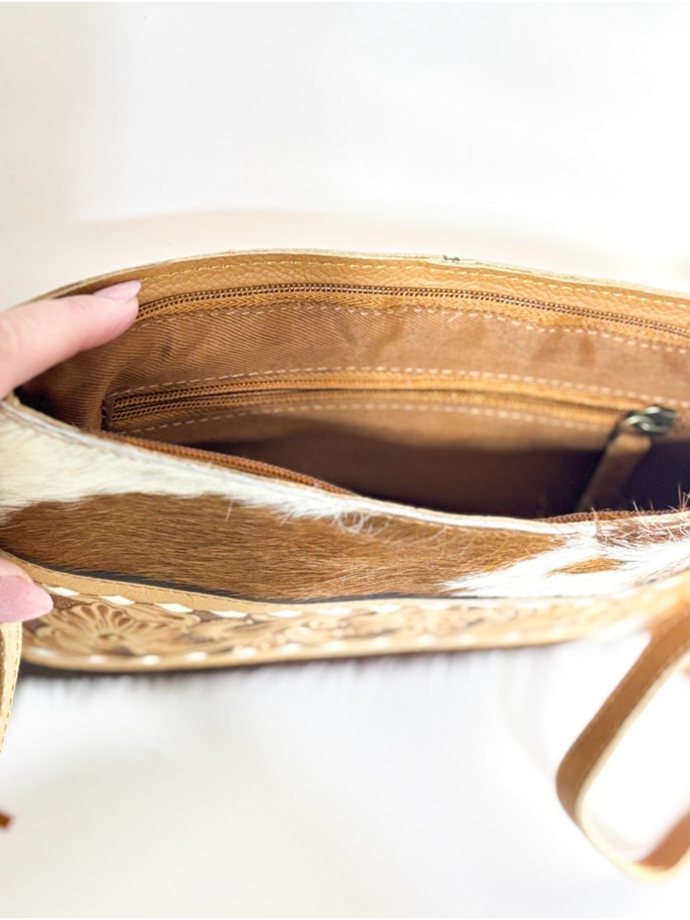 Western Cowhide & Tooled Leather Fringe Crossbody Bag - Picture 4 of 4